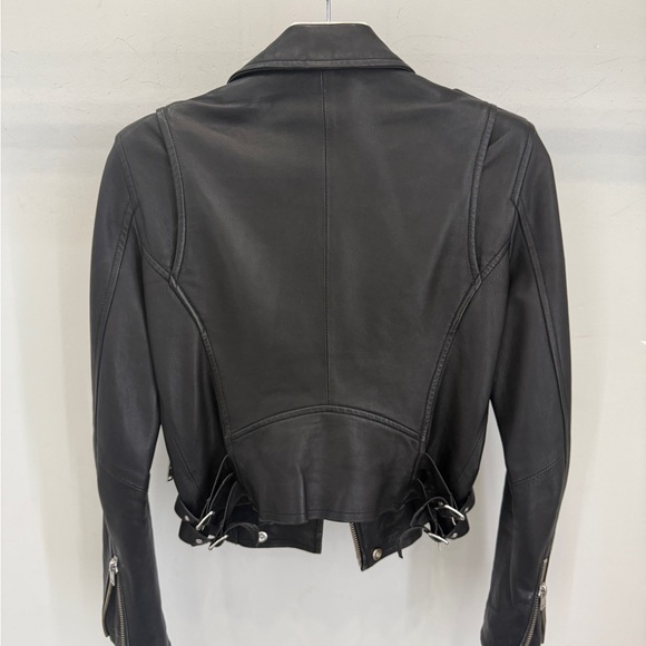 IRO
Black
Leather Jacket
Worn condition
36 (4) - Picture 3 of 3